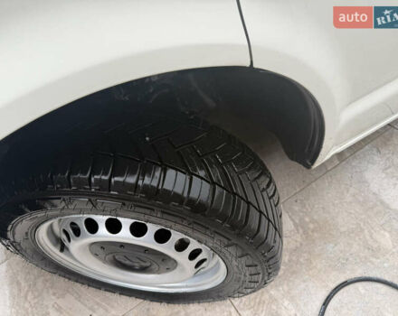 Білий Фольксваген Transporter, об'ємом двигуна 2.5 л та пробігом 274 тис. км за 11500 $, фото 5 на Automoto.ua