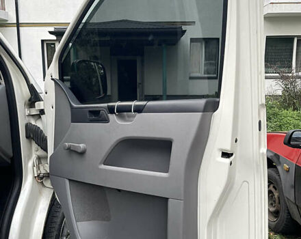 Белый Фольксваген Transporter, объемом двигателя 1.9 л и пробегом 340 тыс. км за 8700 $, фото 4 на Automoto.ua