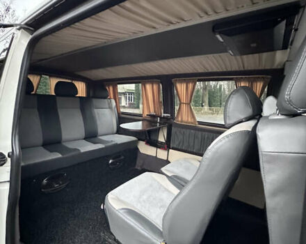 Белый Фольксваген Transporter, объемом двигателя 2.46 л и пробегом 285 тыс. км за 9800 $, фото 19 на Automoto.ua