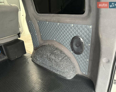 Білий Фольксваген Transporter, об'ємом двигуна 2.5 л та пробігом 274 тис. км за 11500 $, фото 25 на Automoto.ua