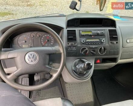 Білий Фольксваген Transporter, об'ємом двигуна 2.46 л та пробігом 310 тис. км за 8800 $, фото 2 на Automoto.ua