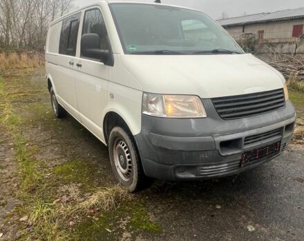 Белый Фольксваген Transporter, объемом двигателя 2.5 л и пробегом 398 тыс. км за 5831 $, фото 1 на Automoto.ua