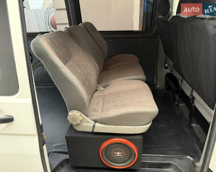 Білий Фольксваген Transporter, об'ємом двигуна 2.5 л та пробігом 274 тис. км за 11500 $, фото 23 на Automoto.ua