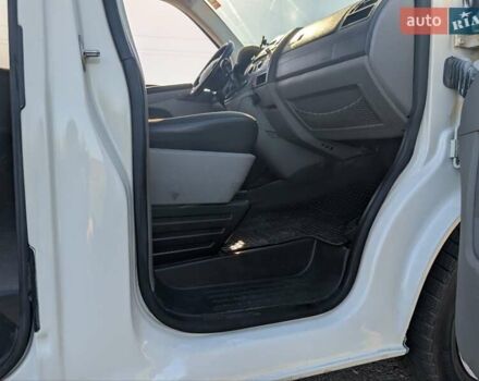 Белый Фольксваген Transporter, объемом двигателя 1.9 л и пробегом 195 тыс. км за 8500 $, фото 1 на Automoto.ua