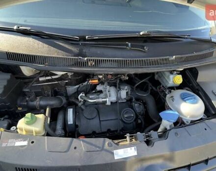 Білий Фольксваген Transporter, об'ємом двигуна 1.9 л та пробігом 246 тис. км за 12800 $, фото 12 на Automoto.ua