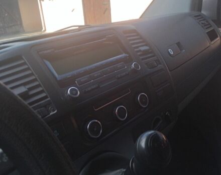 Белый Фольксваген Transporter, объемом двигателя 2 л и пробегом 230 тыс. км за 12829 $, фото 5 на Automoto.ua