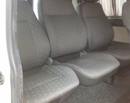 Белый Фольксваген Transporter, объемом двигателя 2 л и пробегом 355 тыс. км за 9800 $, фото 1 на Automoto.ua