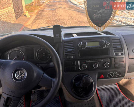 Белый Фольксваген Transporter, объемом двигателя 2 л и пробегом 370 тыс. км за 11000 $, фото 4 на Automoto.ua