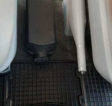 Белый Фольксваген Transporter, объемом двигателя 2 л и пробегом 199 тыс. км за 12800 $, фото 23 на Automoto.ua