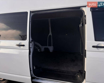 Білий Фольксваген Transporter, об'ємом двигуна 2 л та пробігом 370 тис. км за 11000 $, фото 8 на Automoto.ua