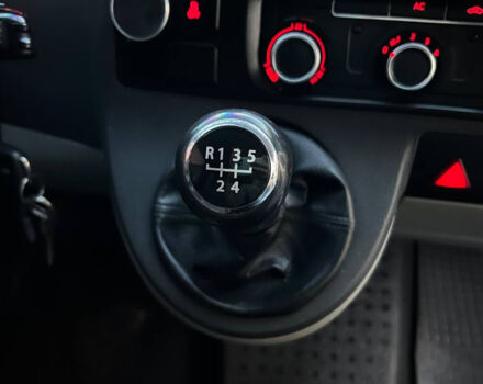 Белый Фольксваген Transporter, объемом двигателя 2 л и пробегом 382 тыс. км за 13700 $, фото 11 на Automoto.ua