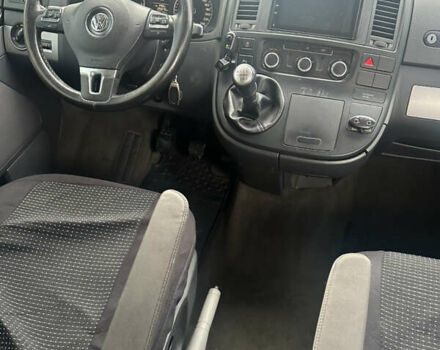 Білий Фольксваген Transporter, об'ємом двигуна 2 л та пробігом 280 тис. км за 10777 $, фото 11 на Automoto.ua