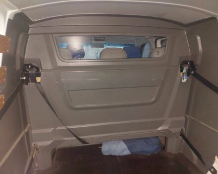 Белый Фольксваген Transporter, объемом двигателя 2 л и пробегом 281 тыс. км за 11500 $, фото 4 на Automoto.ua