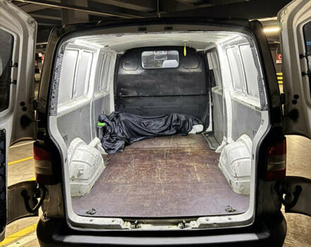 Білий Фольксваген Transporter, об'ємом двигуна 2 л та пробігом 390 тис. км за 12600 $, фото 6 на Automoto.ua