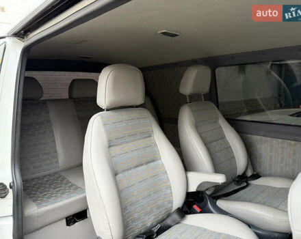 Белый Фольксваген Transporter, объемом двигателя 2 л и пробегом 221 тыс. км за 13999 $, фото 12 на Automoto.ua