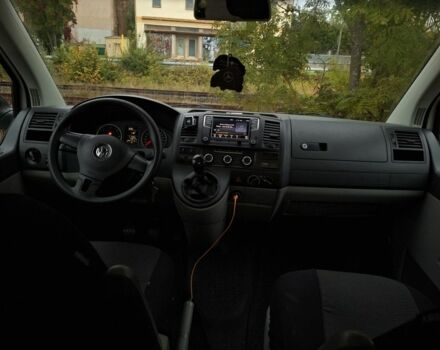 Белый Фольксваген Transporter, объемом двигателя 2 л и пробегом 208 тыс. км за 17554 $, фото 4 на Automoto.ua