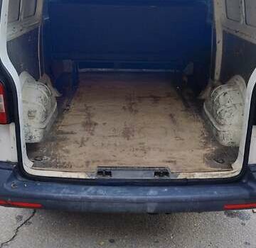 Білий Фольксваген Transporter, об'ємом двигуна 2 л та пробігом 380 тис. км за 12500 $, фото 6 на Automoto.ua