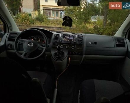 Белый Фольксваген Transporter, объемом двигателя 2 л и пробегом 208 тыс. км за 17554 $, фото 3 на Automoto.ua