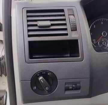 Белый Фольксваген Transporter, объемом двигателя 2 л и пробегом 380 тыс. км за 11500 $, фото 16 на Automoto.ua