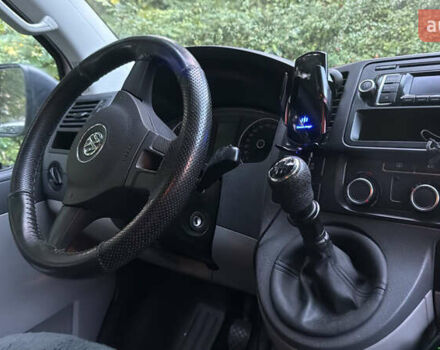 Белый Фольксваген Transporter, объемом двигателя 1.97 л и пробегом 285 тыс. км за 17000 $, фото 3 на Automoto.ua