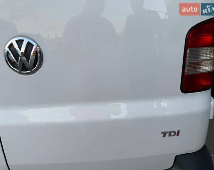 Білий Фольксваген Transporter, об'ємом двигуна 1.97 л та пробігом 317 тис. км за 13000 $, фото 6 на Automoto.ua