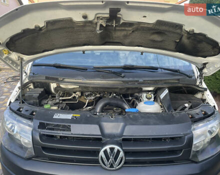 Білий Фольксваген Transporter, об'ємом двигуна 2 л та пробігом 351 тис. км за 15800 $, фото 1 на Automoto.ua