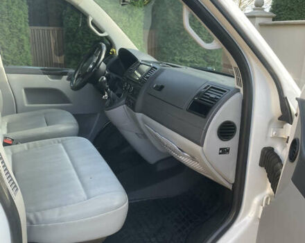 Білий Фольксваген Transporter, об'ємом двигуна 2 л та пробігом 351 тис. км за 15800 $, фото 14 на Automoto.ua