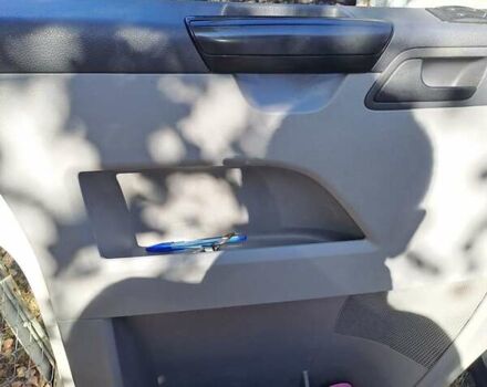 Білий Фольксваген Transporter, об'ємом двигуна 2 л та пробігом 260 тис. км за 15300 $, фото 16 на Automoto.ua