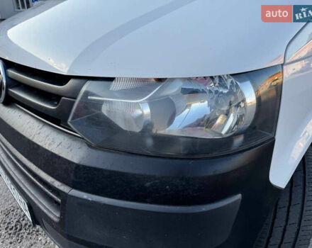 Білий Фольксваген Transporter, об'ємом двигуна 1.97 л та пробігом 317 тис. км за 13000 $, фото 4 на Automoto.ua