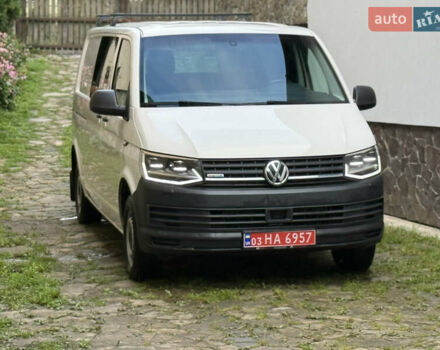 Белый Фольксваген Transporter, объемом двигателя 2 л и пробегом 220 тыс. км за 22500 $, фото 2 на Automoto.ua