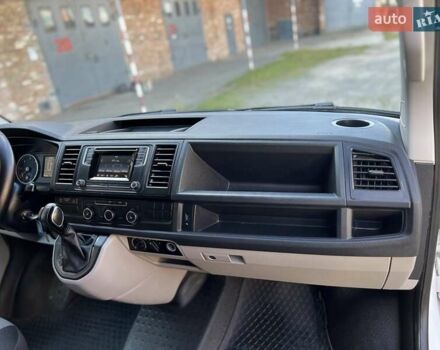 Белый Фольксваген Transporter, объемом двигателя 2 л и пробегом 253 тыс. км за 16850 $, фото 48 на Automoto.ua