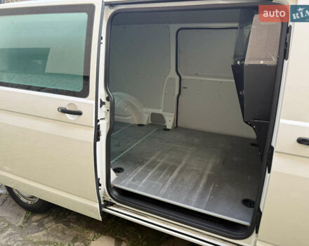 Белый Фольксваген Transporter, объемом двигателя 2 л и пробегом 220 тыс. км за 22500 $, фото 22 на Automoto.ua