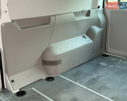 Белый Фольксваген Transporter, объемом двигателя 2 л и пробегом 220 тыс. км за 22500 $, фото 27 на Automoto.ua