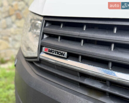 Белый Фольксваген Transporter, объемом двигателя 2 л и пробегом 220 тыс. км за 22500 $, фото 10 на Automoto.ua