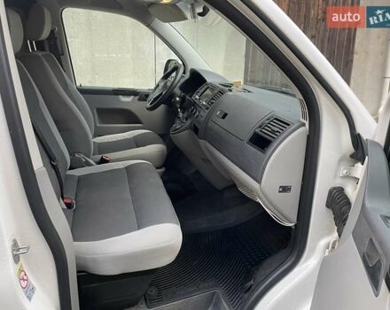 Білий Фольксваген Transporter, об'ємом двигуна 1.97 л та пробігом 265 тис. км за 16800 $, фото 10 на Automoto.ua