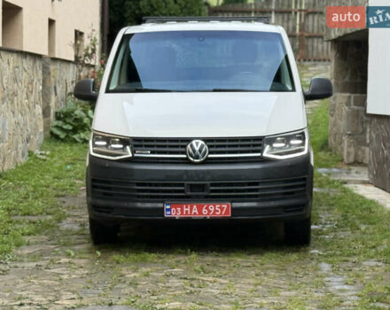 Белый Фольксваген Transporter, объемом двигателя 2 л и пробегом 220 тыс. км за 22500 $, фото 1 на Automoto.ua