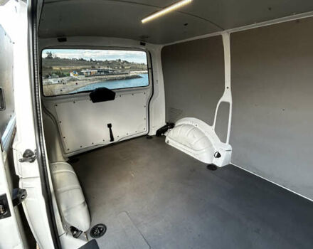 Белый Фольксваген Transporter, объемом двигателя 1.97 л и пробегом 311 тыс. км за 16000 $, фото 14 на Automoto.ua