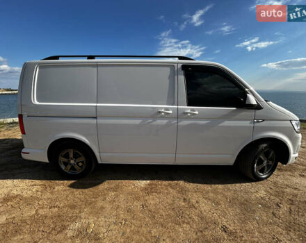 Белый Фольксваген Transporter, объемом двигателя 1.97 л и пробегом 311 тыс. км за 16000 $, фото 6 на Automoto.ua