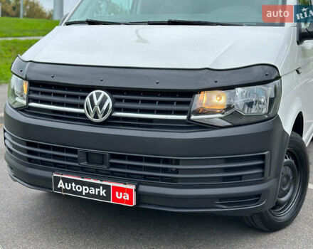 Белый Фольксваген Transporter, объемом двигателя 2 л и пробегом 264 тыс. км за 17990 $, фото 1 на Automoto.ua