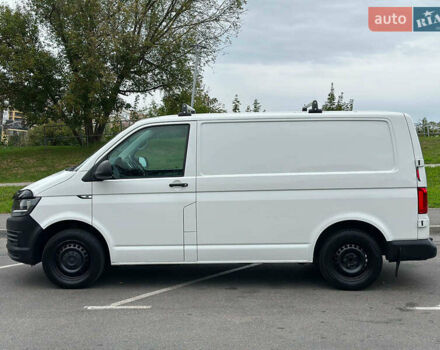 Белый Фольксваген Transporter, объемом двигателя 2 л и пробегом 264 тыс. км за 17990 $, фото 4 на Automoto.ua
