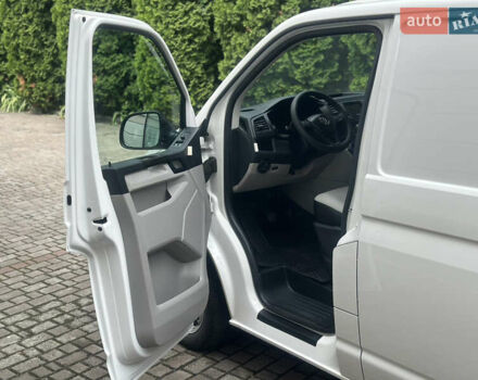 Белый Фольксваген Transporter, объемом двигателя 2 л и пробегом 264 тыс. км за 15900 $, фото 23 на Automoto.ua