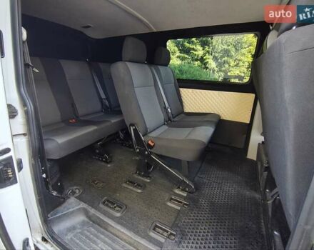 Белый Фольксваген Transporter, объемом двигателя 2 л и пробегом 240 тыс. км за 23400 $, фото 2 на Automoto.ua