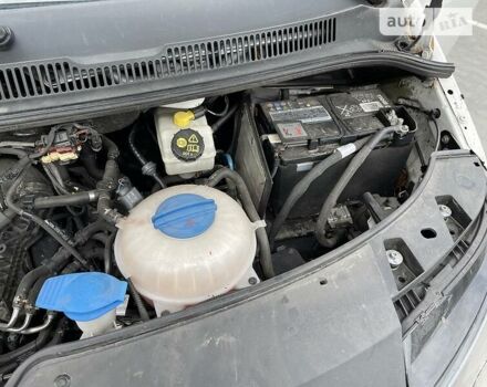 Білий Фольксваген Transporter, об'ємом двигуна 2 л та пробігом 210 тис. км за 16800 $, фото 12 на Automoto.ua