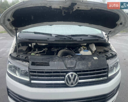 Белый Фольксваген Transporter, объемом двигателя 2 л и пробегом 241 тыс. км за 17500 $, фото 4 на Automoto.ua