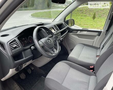 Білий Фольксваген Transporter, об'ємом двигуна 2 л та пробігом 210 тис. км за 16800 $, фото 16 на Automoto.ua