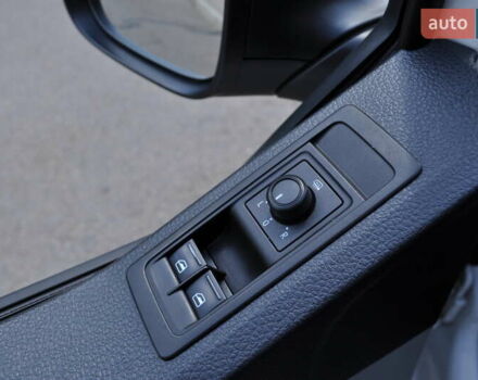 Белый Фольксваген Transporter, объемом двигателя 2 л и пробегом 210 тыс. км за 24800 $, фото 83 на Automoto.ua