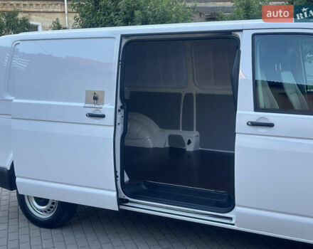 Белый Фольксваген Transporter, объемом двигателя 2 л и пробегом 219 тыс. км за 16700 $, фото 26 на Automoto.ua