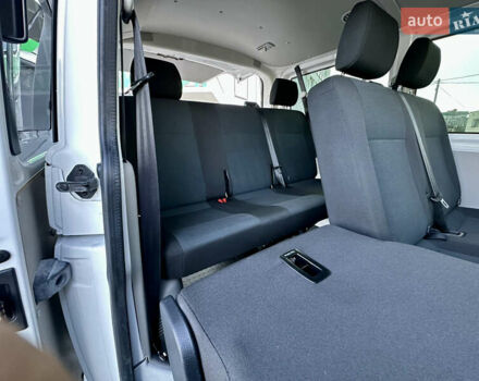 Білий Фольксваген Transporter, об'ємом двигуна 2 л та пробігом 225 тис. км за 20888 $, фото 35 на Automoto.ua