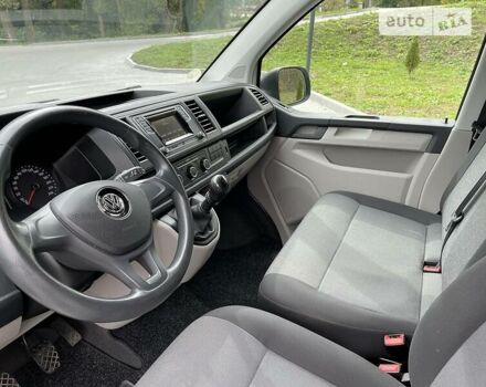 Білий Фольксваген Transporter, об'ємом двигуна 2 л та пробігом 210 тис. км за 16800 $, фото 14 на Automoto.ua