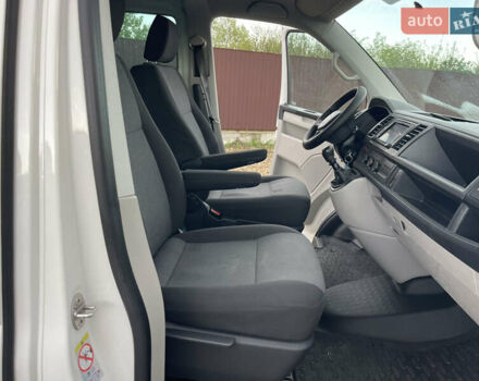 Білий Фольксваген Transporter, об'ємом двигуна 2 л та пробігом 228 тис. км за 19000 $, фото 29 на Automoto.ua
